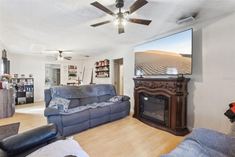 Casa en venta en Astor, Florida, 4 dormitorios, 161.09 m2 № 2384092 - foto 19