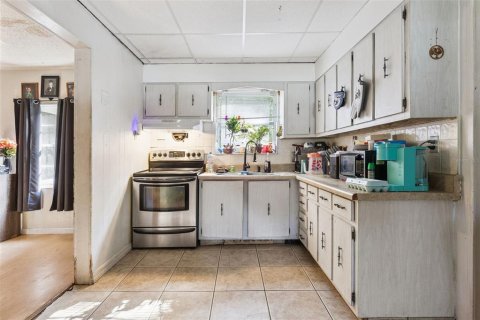 Casa en venta en Astor, Florida, 4 dormitorios, 161.09 m2 № 2384092 - foto 16