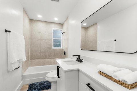 Villa ou maison à vendre à Delray Beach, Floride: 2 chambres, 69.49 m2 № 2250337 - photo 17