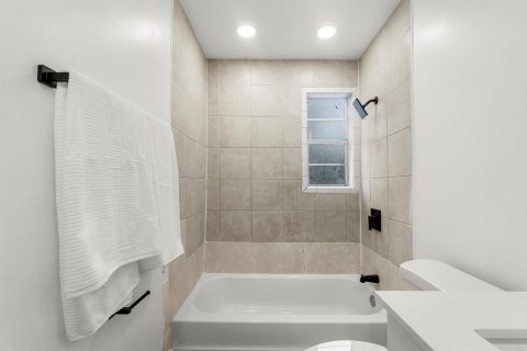 Villa ou maison à vendre à Delray Beach, Floride: 2 chambres, 69.49 m2 № 2250337 - photo 22