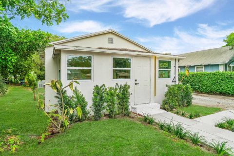 House in Delray Beach, Florida 2 bedrooms, 69.49 sq.m. № 2250337