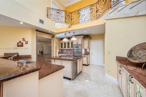 Купить виллу или дом в Майами-Спрингс, Флорида 5 спален, 283.44м2, № 2252040 - фото 11
