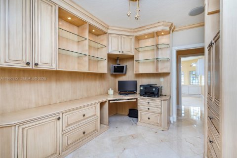 Купить виллу или дом в Майами-Спрингс, Флорида 5 спален, 283.44м2, № 2252040 - фото 28
