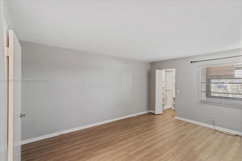 Condominio en venta en Pembroke Pines, Florida, 2 dormitorios, 86.68 m2 № 1704171 - foto 20