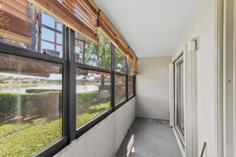 Condominio en venta en Pembroke Pines, Florida, 2 dormitorios, 86.68 m2 № 1704171 - foto 28