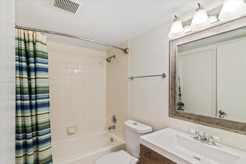 Condominio en venta en Pembroke Pines, Florida, 2 dormitorios, 86.68 m2 № 1704171 - foto 15