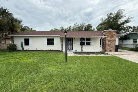 House in Sanford, Florida 3 bedrooms, 127.74 sq.m. № 2275413