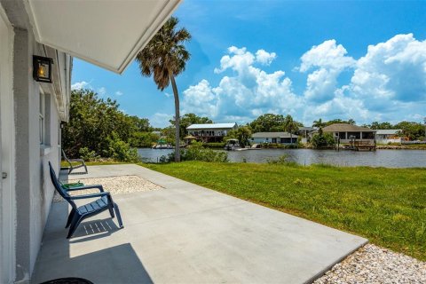 Commercial property in Tampa, Florida 198.44 sq.m. № 1723757 - photo 10