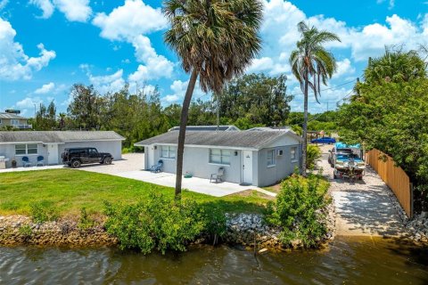 Commercial property in Tampa, Florida 198.44 sq.m. № 1723757 - photo 2