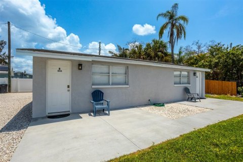 Commercial property in Tampa, Florida 198.44 sq.m. № 1723757 - photo 7