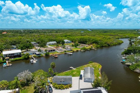 Commercial property in Tampa, Florida 198.44 sq.m. № 1723757 - photo 4