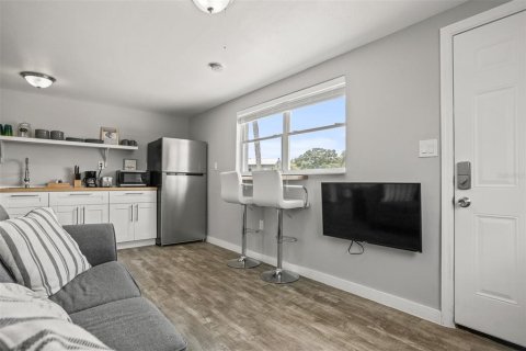 Commercial property in Tampa, Florida 198.44 sq.m. № 1723757 - photo 12