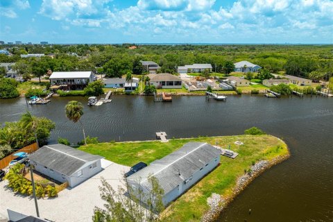 Commercial property in Tampa, Florida 198.44 sq.m. № 1723757 - photo 5