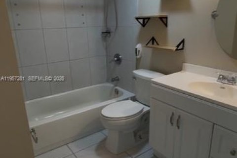 Apartamento en alquiler en Miami, Florida, 2 dormitorios, 97.08 m2 № 2018024 - foto 4
