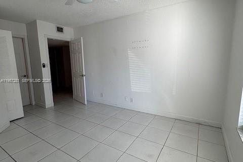 Apartamento en alquiler en Miami, Florida, 2 dormitorios, 97.08 m2 № 2018024 - foto 6