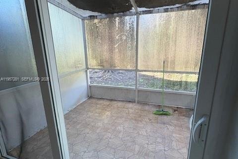 Apartamento en alquiler en Miami, Florida, 2 dormitorios, 97.08 m2 № 2018024 - foto 11