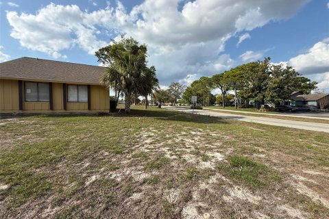Casa en venta en Weeki Wachee, Florida, 4 dormitorios, 165.37 m2 № 2102226 - foto 15