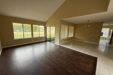 Casa en venta en Weeki Wachee, Florida, 4 dormitorios, 165.37 m2 № 2102226 - foto 3