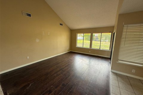 Casa en venta en Weeki Wachee, Florida, 4 dormitorios, 165.37 m2 № 2102226 - foto 2