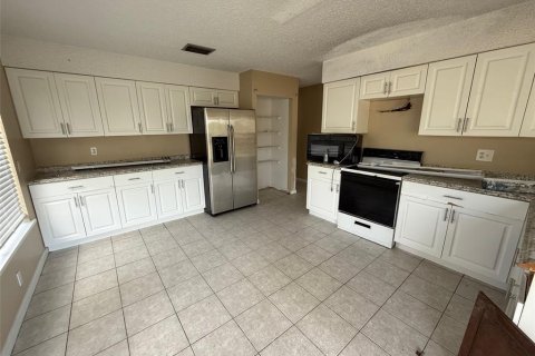 Casa en venta en Weeki Wachee, Florida, 4 dormitorios, 165.37 m2 № 2102226 - foto 5