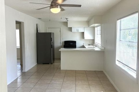 Villa ou maison à louer à Tampa, Floride: 3 chambres, 69.49 m2 № 2329519 - photo 3