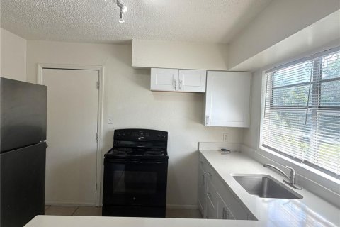 Villa ou maison à louer à Tampa, Floride: 3 chambres, 69.49 m2 № 2329519 - photo 4