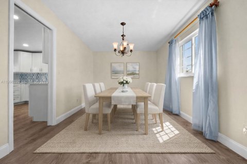 House in Cape Coral, Florida 3 bedrooms, 177.26 sq.m. № 2067322 - photo 18