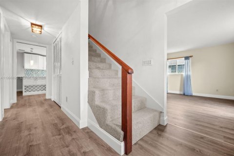 House in Cape Coral, Florida 3 bedrooms, 177.26 sq.m. № 2067322 - photo 29