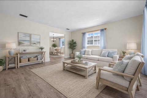 House in Cape Coral, Florida 3 bedrooms, 177.26 sq.m. № 2067322 - photo 23