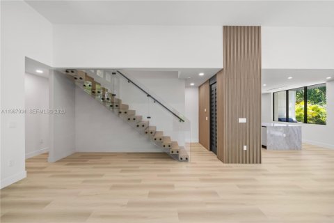 Купить виллу или дом в Майами, Флорида 5 спален, 283.91м2, № 2072024 - фото 11