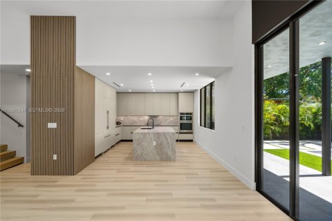 Купить виллу или дом в Майами, Флорида 5 спален, 283.91м2, № 2072024 - фото 16