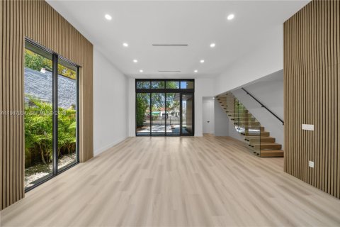 Купить виллу или дом в Майами, Флорида 5 спален, 283.91м2, № 2072024 - фото 14