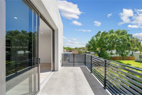 Купить виллу или дом в Майами, Флорида 5 спален, 283.91м2, № 2072024 - фото 27