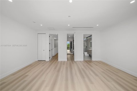 Купить виллу или дом в Майами, Флорида 5 спален, 283.91м2, № 2072024 - фото 25