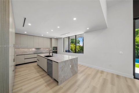 Купить виллу или дом в Майами, Флорида 5 спален, 283.91м2, № 2072024 - фото 17