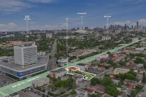 Commercial property in Miami, Florida № 2392978