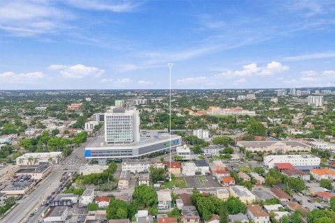 Commercial property in Miami, Florida № 2392978 - photo 18