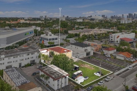 Commercial property in Miami, Florida № 2392978 - photo 6