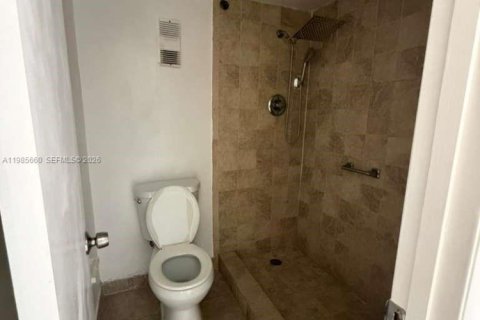 Купить кондоминиум в Майами, Флорида 2 спальни, 111.76м2, № 2049044 - фото 11