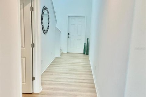 Casa en venta en Wesley Chapel, Florida, 5 dormitorios, 221.94 m2 № 1787487 - foto 2
