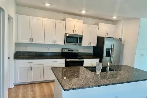 Casa en venta en Wesley Chapel, Florida, 5 dormitorios, 221.94 m2 № 1787487 - foto 3