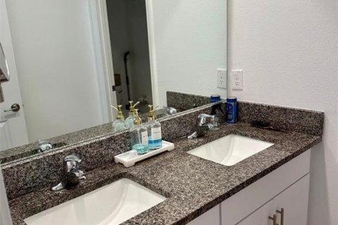 Casa en venta en Wesley Chapel, Florida, 5 dormitorios, 221.94 m2 № 1787487 - foto 12