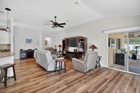 Casa en venta en The Villages, Florida, 3 dormitorios, 153.47 m2 № 1912512 - foto 18
