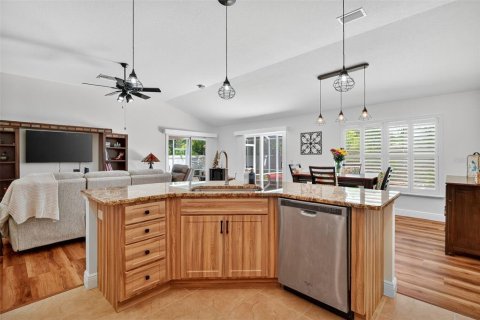 Casa en venta en The Villages, Florida, 3 dormitorios, 153.47 m2 № 1912512 - foto 14