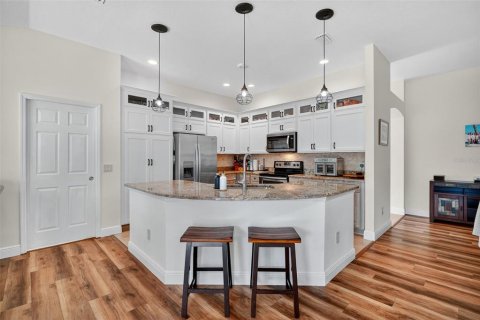 House in The Villages, Florida 3 bedrooms, 153.47 sq.m. № 1912512 - photo 4