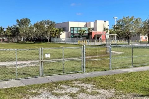 Casa en venta en Miami, Florida, 4 dormitorios, 118.45 m2 № 2025828 - foto 7