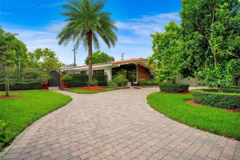 Villa ou maison à louer à Miami, Floride: 3 chambres, 157.75 m2 № 1816342 - photo 2