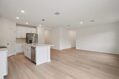 Casa en venta en Brooksville, Florida, 4 dormitorios, 149.29 m2 № 2258822 - foto 5