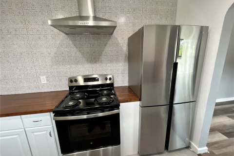 Casa en alquiler en Saint Petersburg, Florida, 4 dormitorios, 145.86 m2 № 1853790 - foto 12