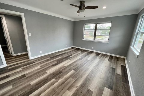 Casa en alquiler en Saint Petersburg, Florida, 4 dormitorios, 145.86 m2 № 1853790 - foto 3